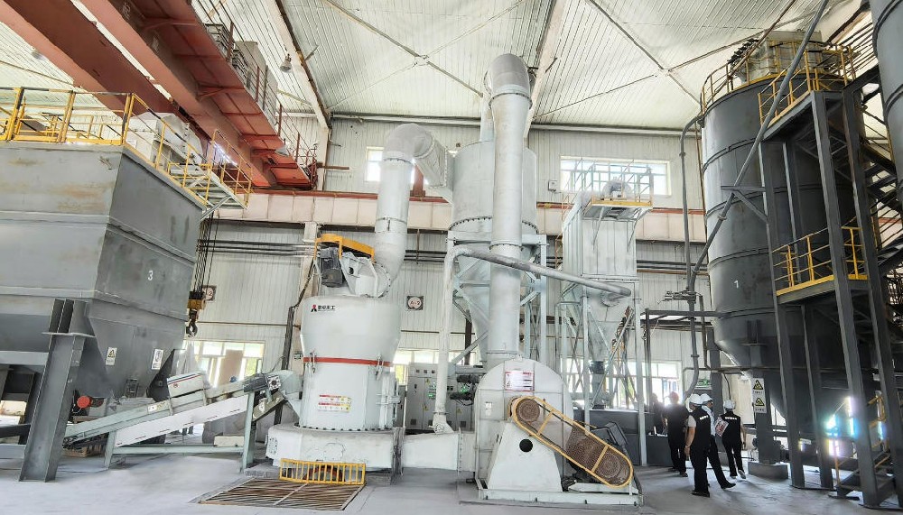 Moinho de moagem europeu MTW145G para processamento de eletrólitos na produção de criolita reciclada